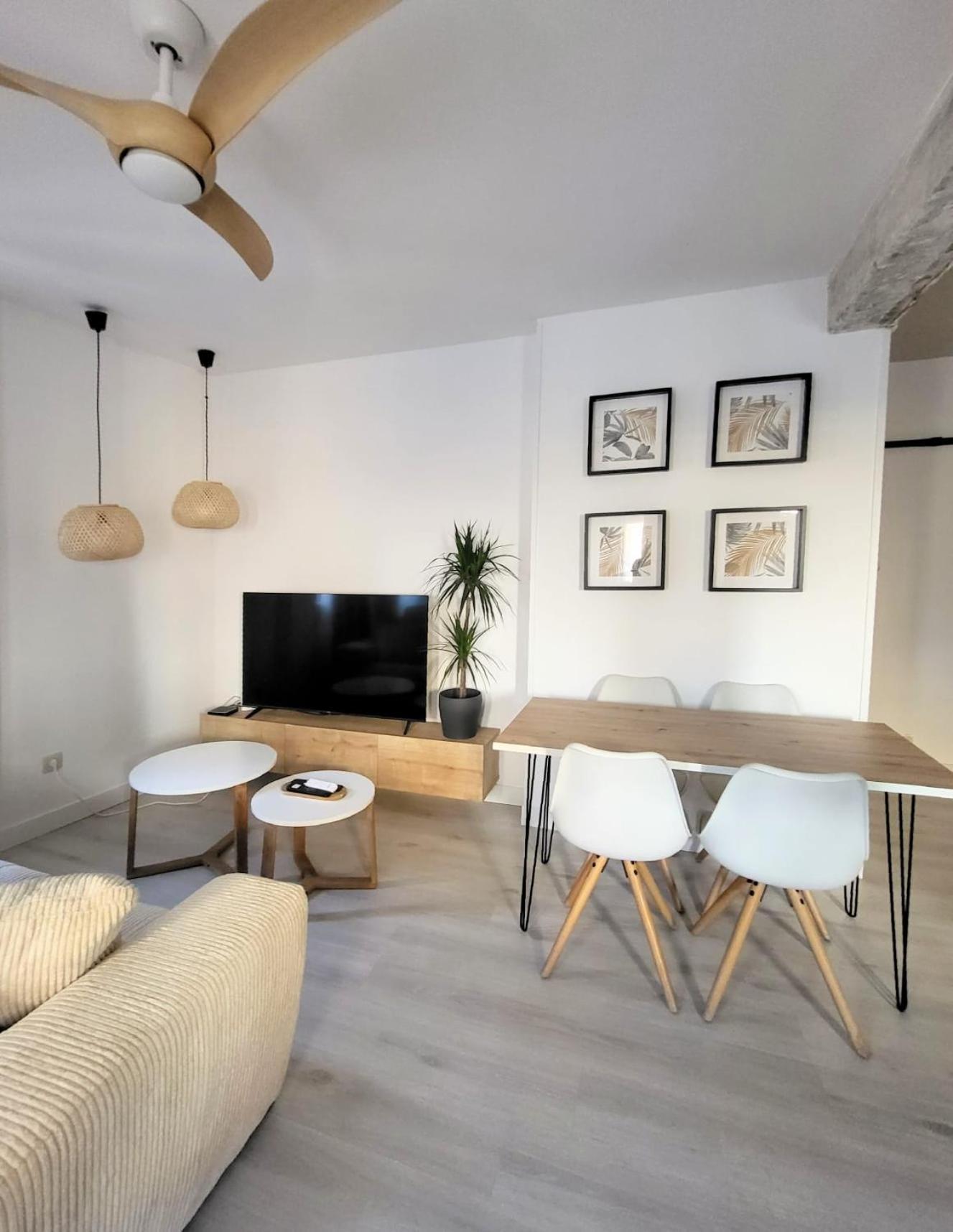 Apartamentos Crispin Candela Корелья Экстерьер фото